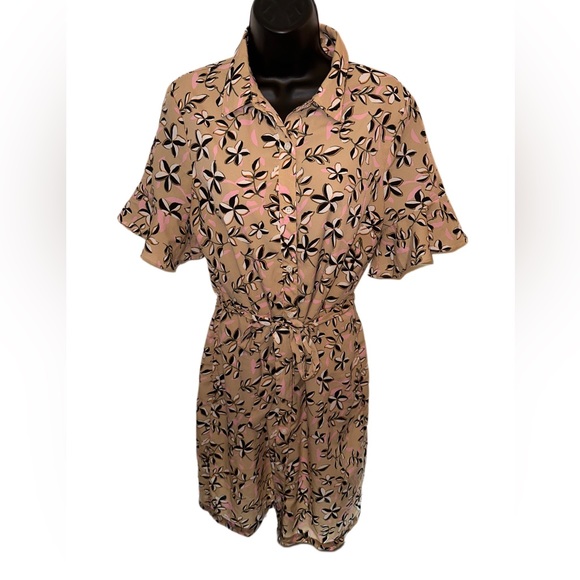 Banana Republic Dresses & Skirts - Banana Republic Floral Tan Collared Wrap Dress
